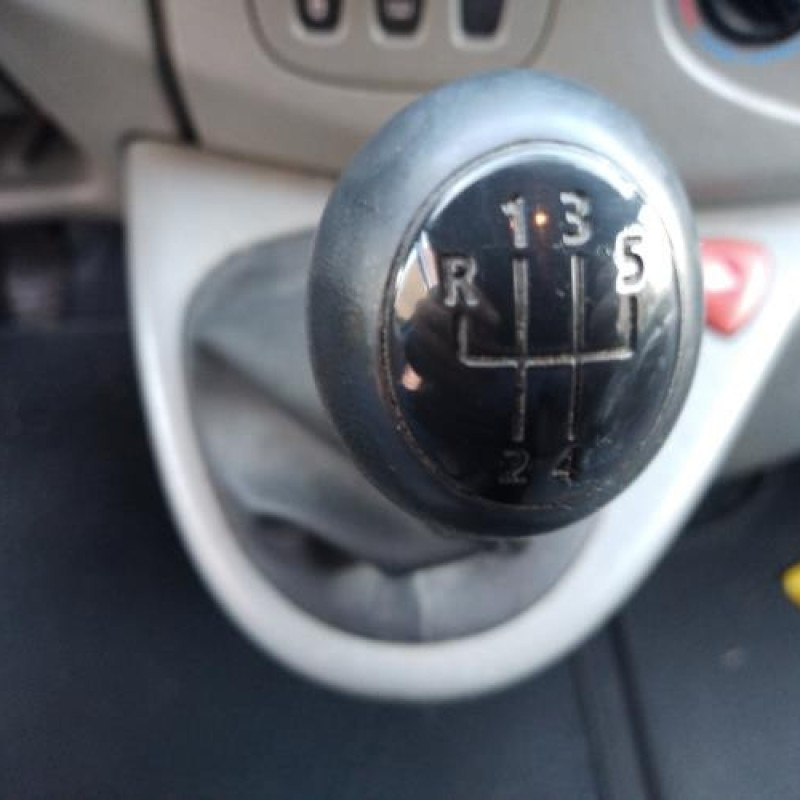 Crosse arriere droit RENAULT TRAFIC 2 Photo n°10