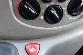 Crosse arriere droit RENAULT TRAFIC 2