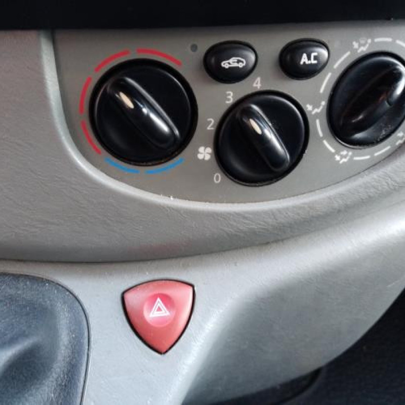 Crosse arriere droit RENAULT TRAFIC 2 Photo n°11
