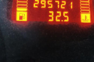 Crosse arriere droit RENAULT TRAFIC 2