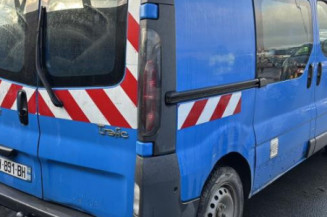 Crosse arriere droit RENAULT TRAFIC 2