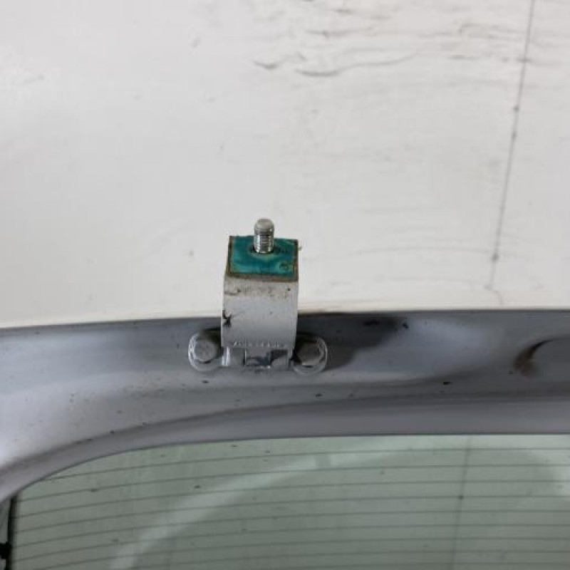 Malle/Hayon arriere SKODA FABIA 2 Photo n°6