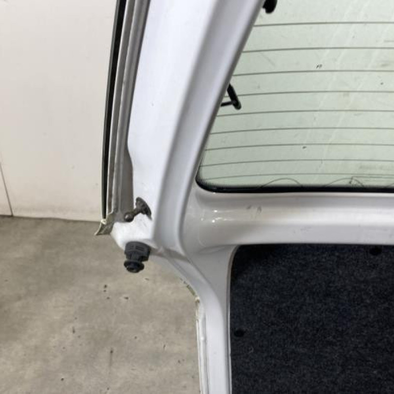 Malle/Hayon arriere SKODA FABIA 2 Photo n°7