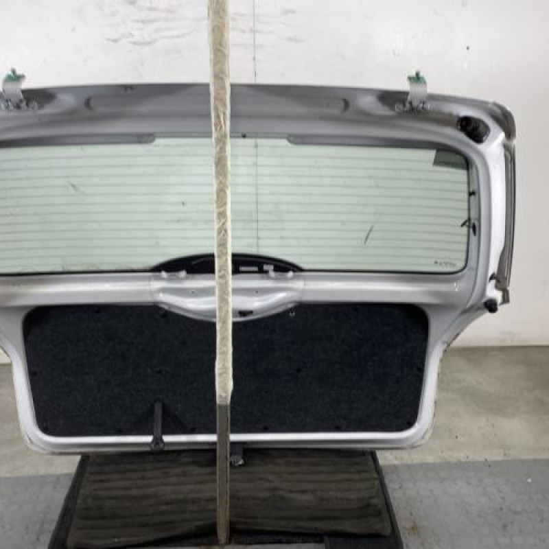 Malle/Hayon arriere SKODA FABIA 2 Photo n°11