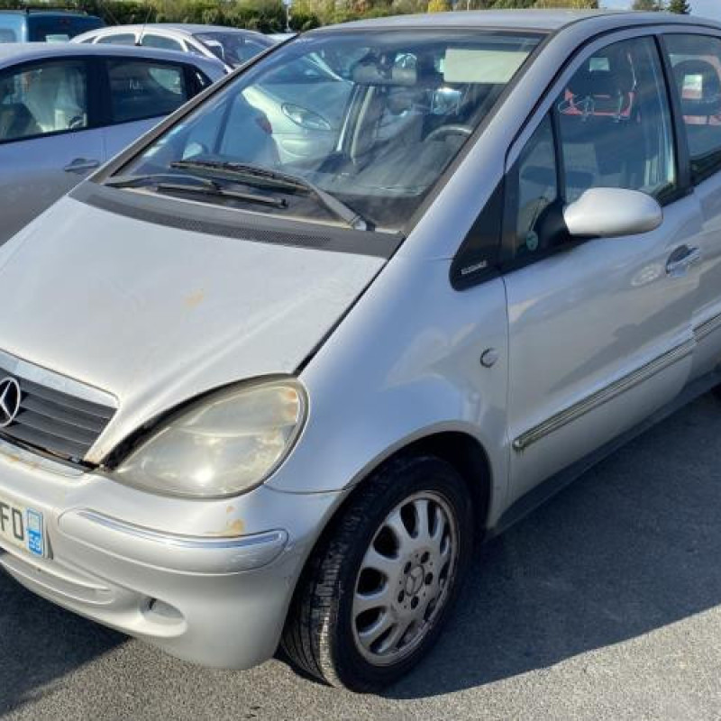 Pare choc avant MERCEDES CLASSE A 168 Photo n°8