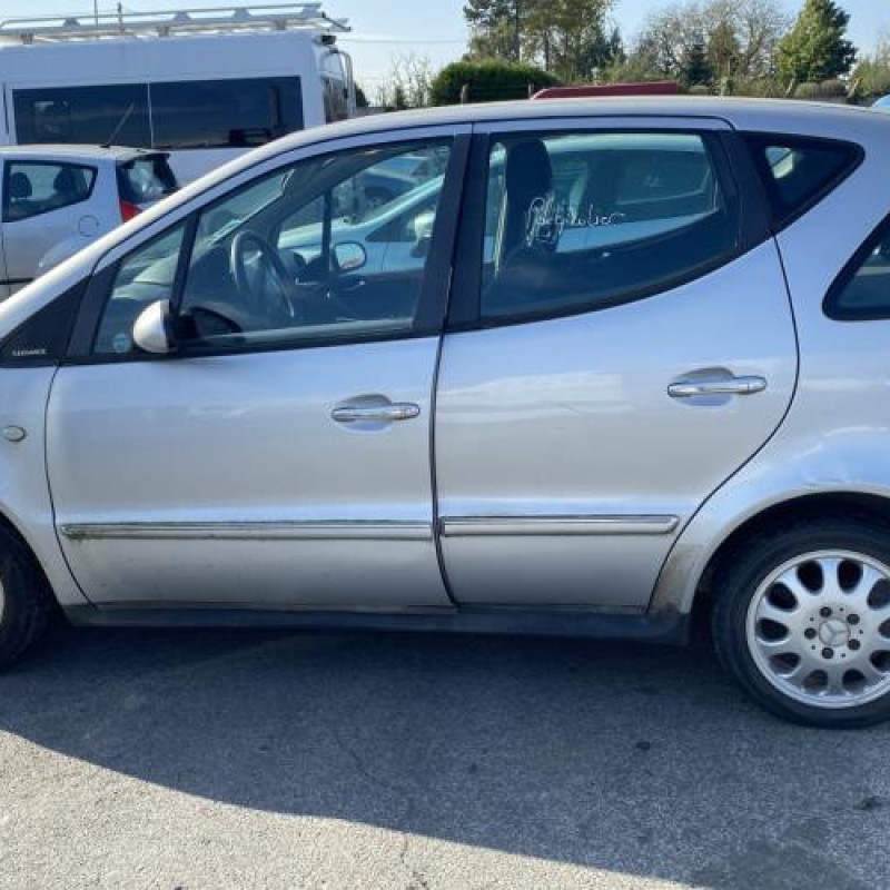 Pare choc avant MERCEDES CLASSE A 168 Photo n°14