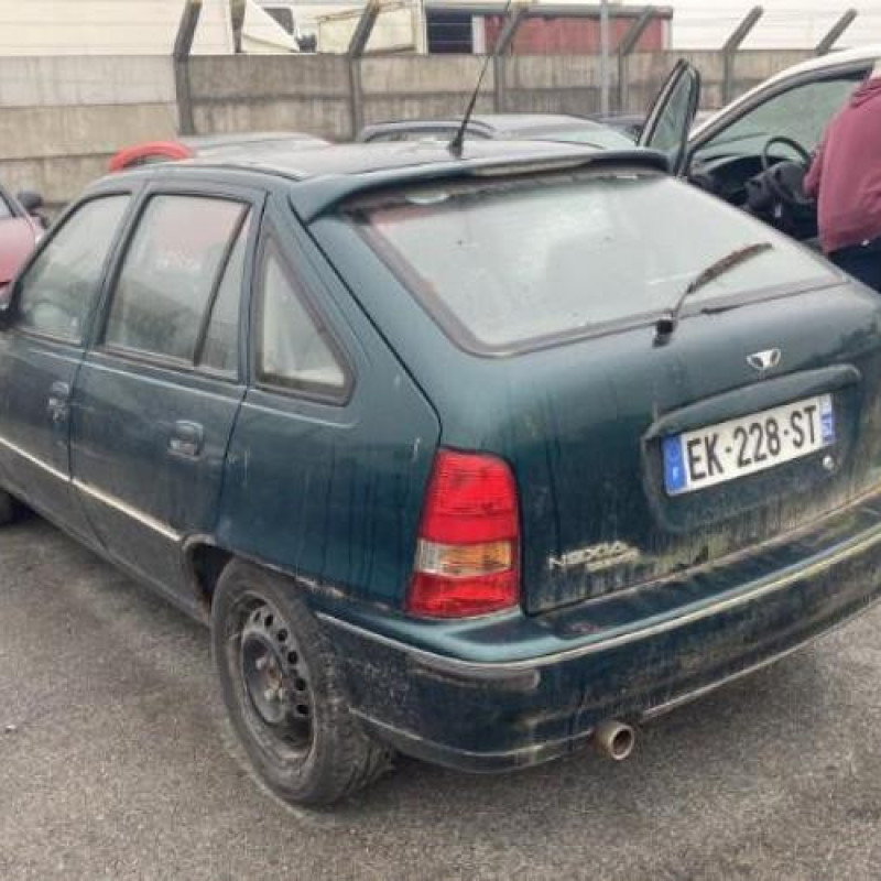 Malle/Hayon arriere DAEWOO NEXIA Photo n°14