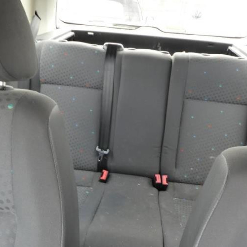 Vitre arriere droit VOLKSWAGEN POLO 4 Photo n°5