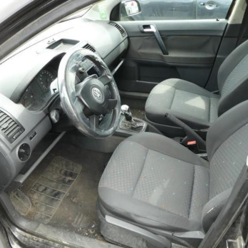 Vitre arriere droit VOLKSWAGEN POLO 4 Photo n°10