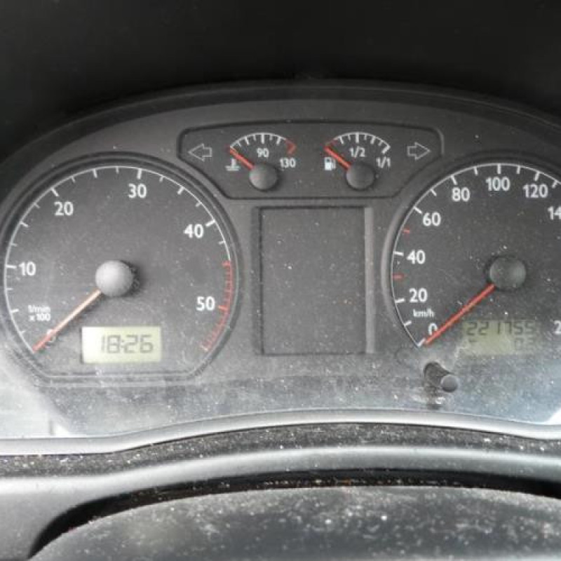 Vitre arriere droit VOLKSWAGEN POLO 4 Photo n°11