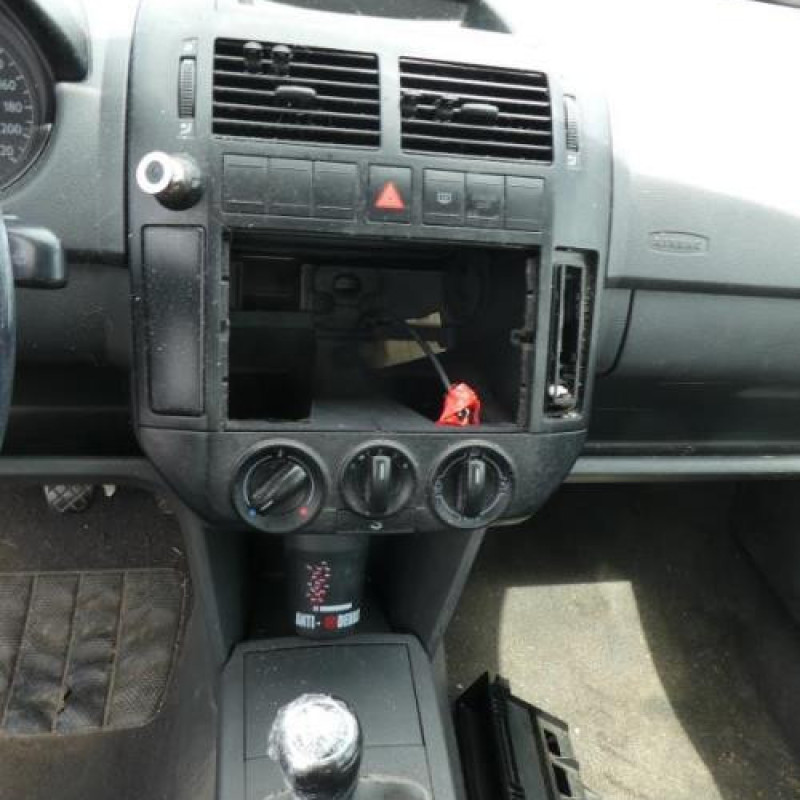 Vitre arriere droit VOLKSWAGEN POLO 4 Photo n°13