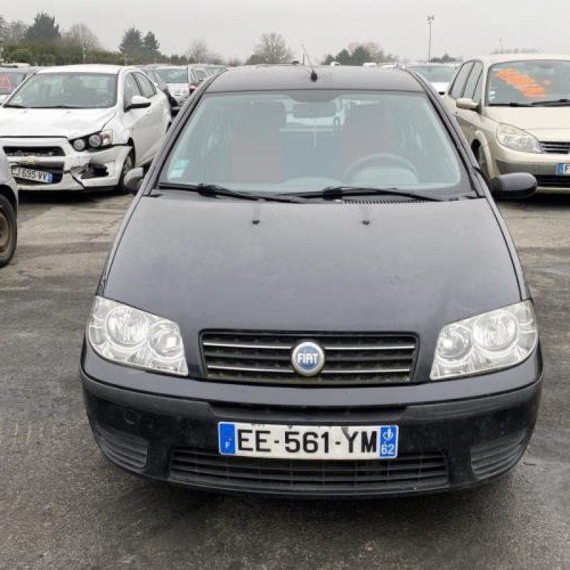 Face avant FIAT PUNTO 2 Photo n°10