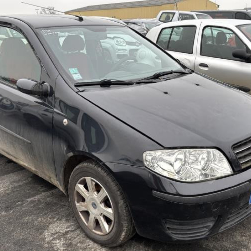 Face avant FIAT PUNTO 2 Photo n°17