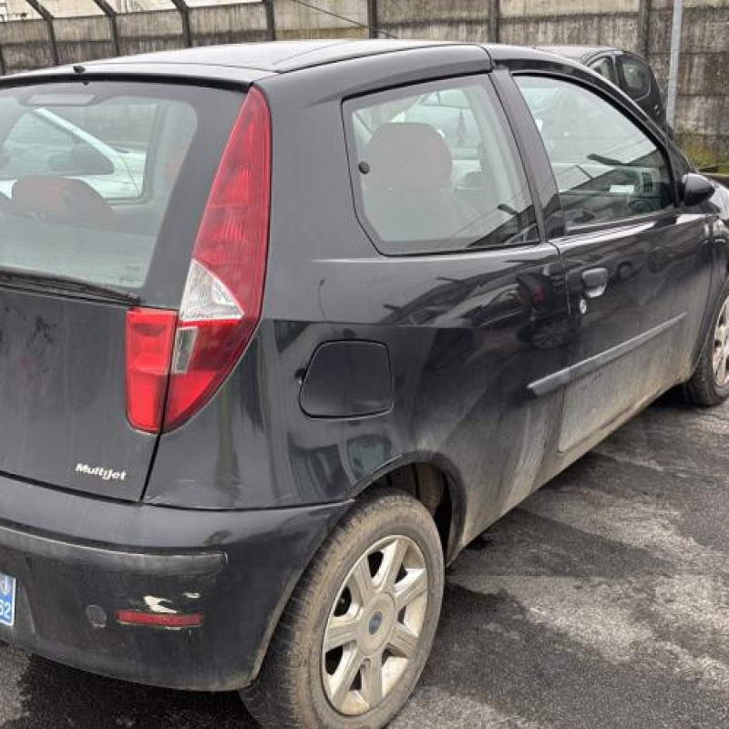 Face avant FIAT PUNTO 2 Photo n°18