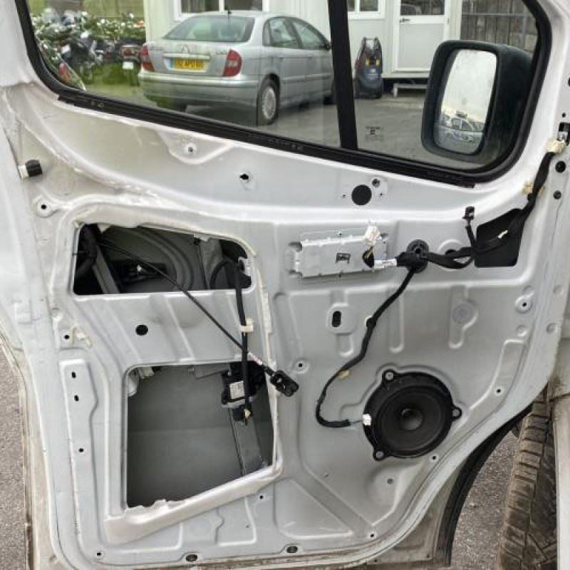 Face avant RENAULT TRAFIC 3 COURT Photo n°12