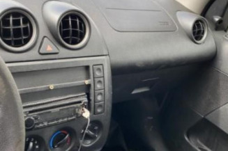 Aile avant droit FORD FIESTA 5
