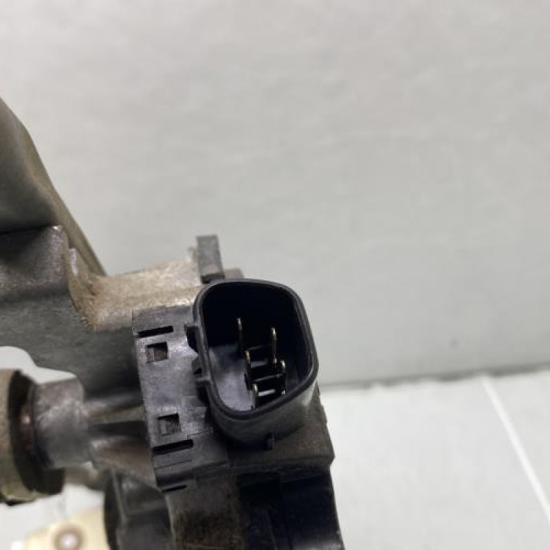 Moteur essuie glace avant TOYOTA COROLLA VERSO 1 Photo n°7