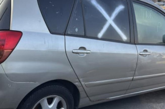 Moteur essuie glace avant TOYOTA COROLLA VERSO 1