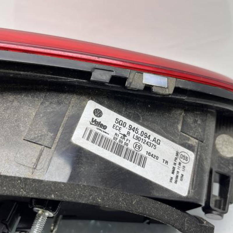 Feu arriere secondaire droit (feux) VOLKSWAGEN GOLF 7 Photo n°6