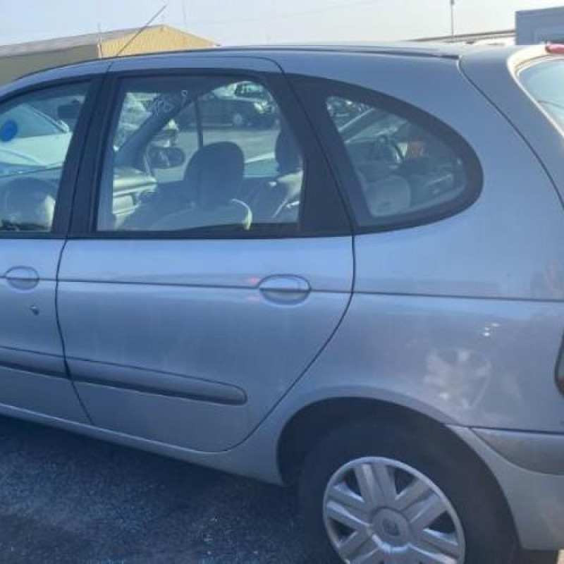Feu arriere principal droit (feux) RENAULT SCENIC 1 Photo n°12