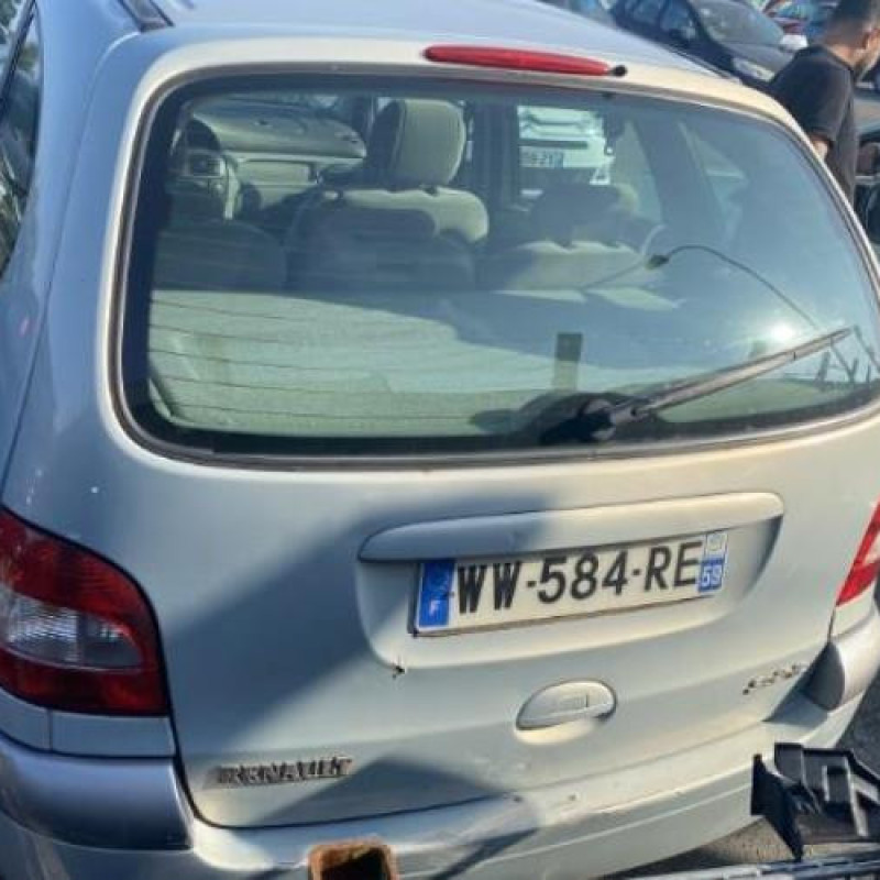 Feu arriere principal droit (feux) RENAULT SCENIC 1 Photo n°18