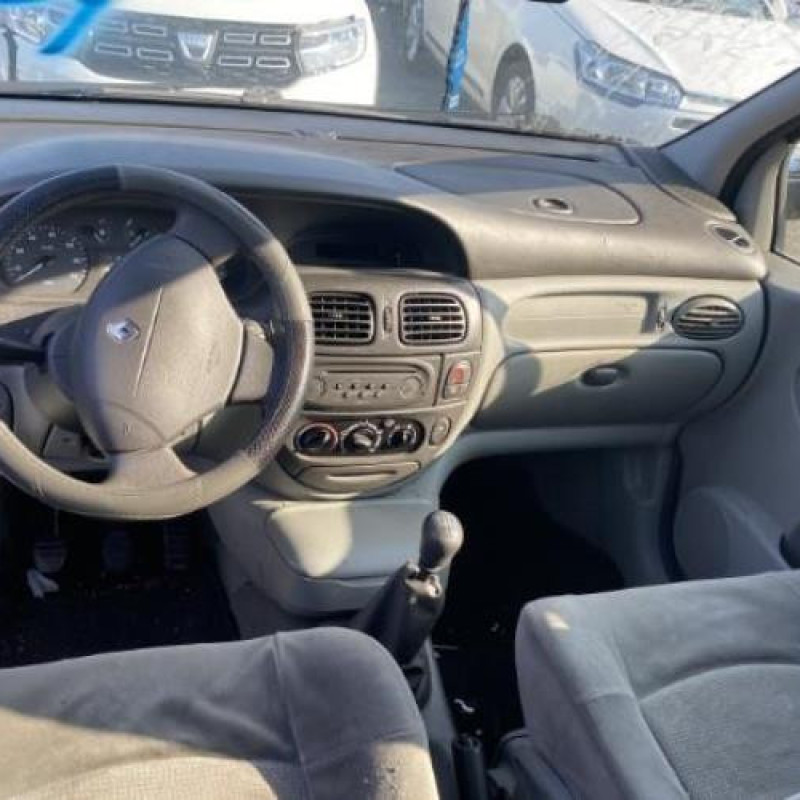 Feu arriere principal droit (feux) RENAULT SCENIC 1 Photo n°19