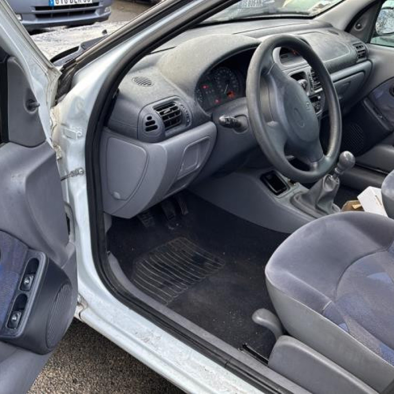 Moteur RENAULT CLIO 2 Photo n°13