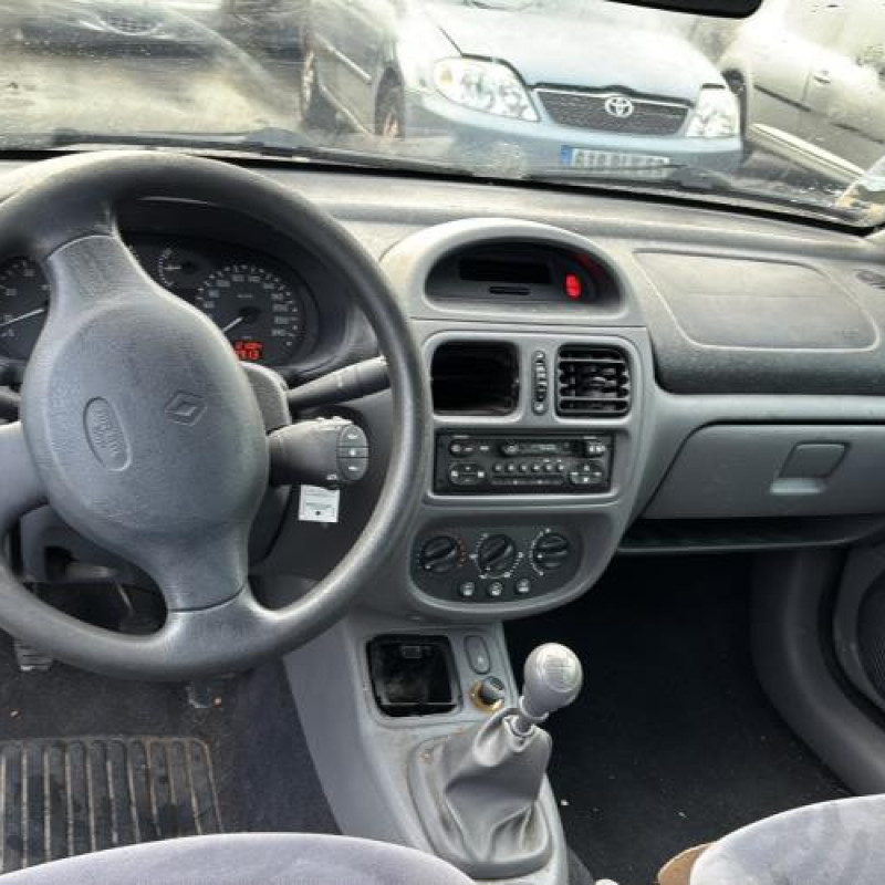 Moteur RENAULT CLIO 2 Photo n°17