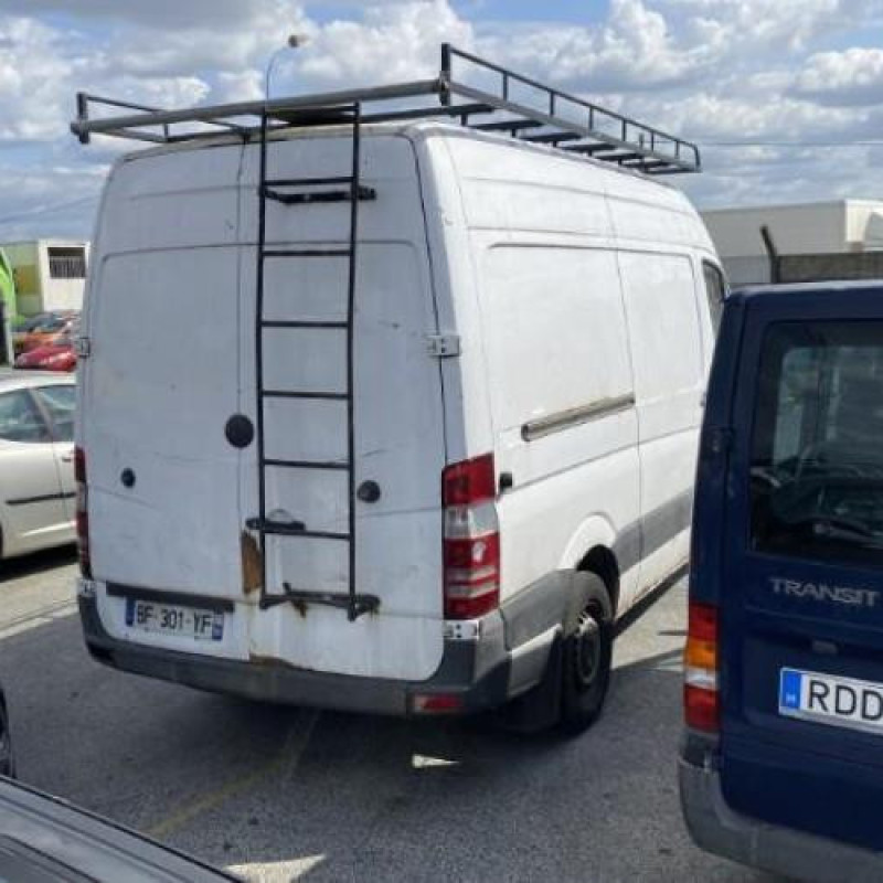 Porte avant droit MERCEDES SPRINTER 2 Photo n°18