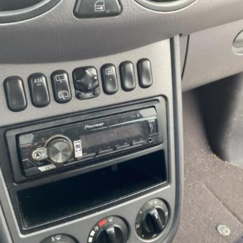 Porte avant gauche MERCEDES CLASSE A 168 Photo n°20