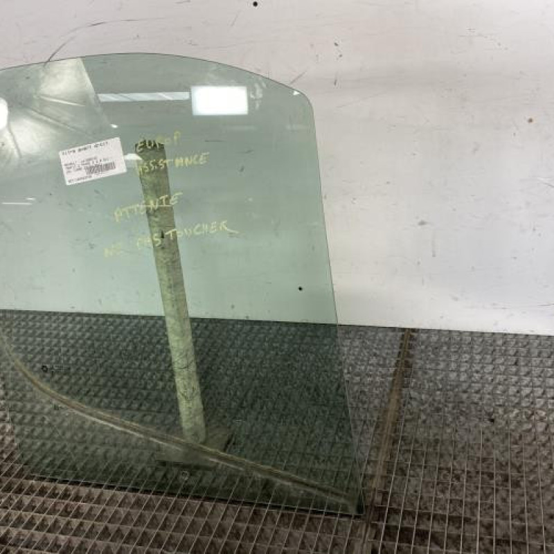 Vitre avant droit RENAULT TRAFIC 2 Photo n°4