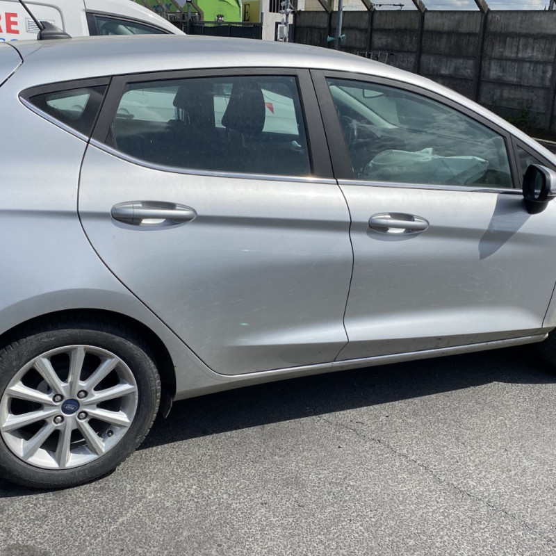 FORD FIESTA 7 PHASE 1 1.5 TDCI - 8V TURBO Photo n°8