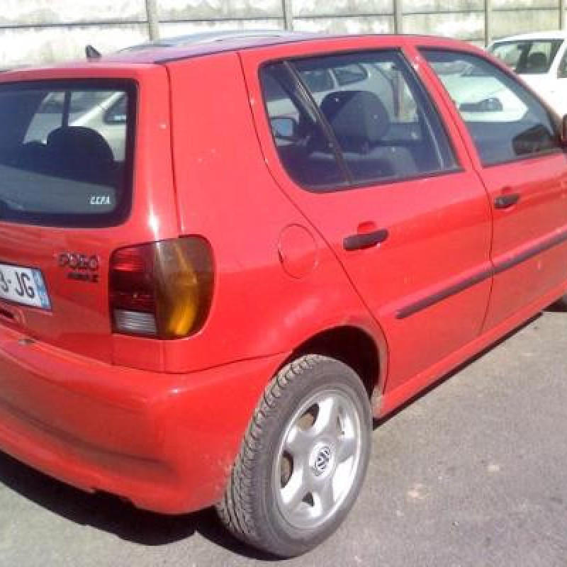 Pompe de direction VOLKSWAGEN POLO 3 Photo n°5