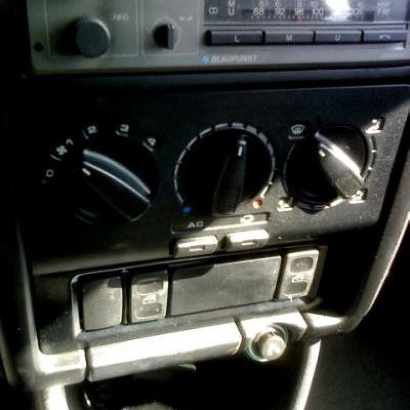 Pompe de direction VOLKSWAGEN POLO 3 Photo n°8