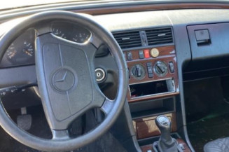 Retroviseur droit MERCEDES CLASSE C 202