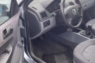 Aile avant droit SKODA FABIA 1