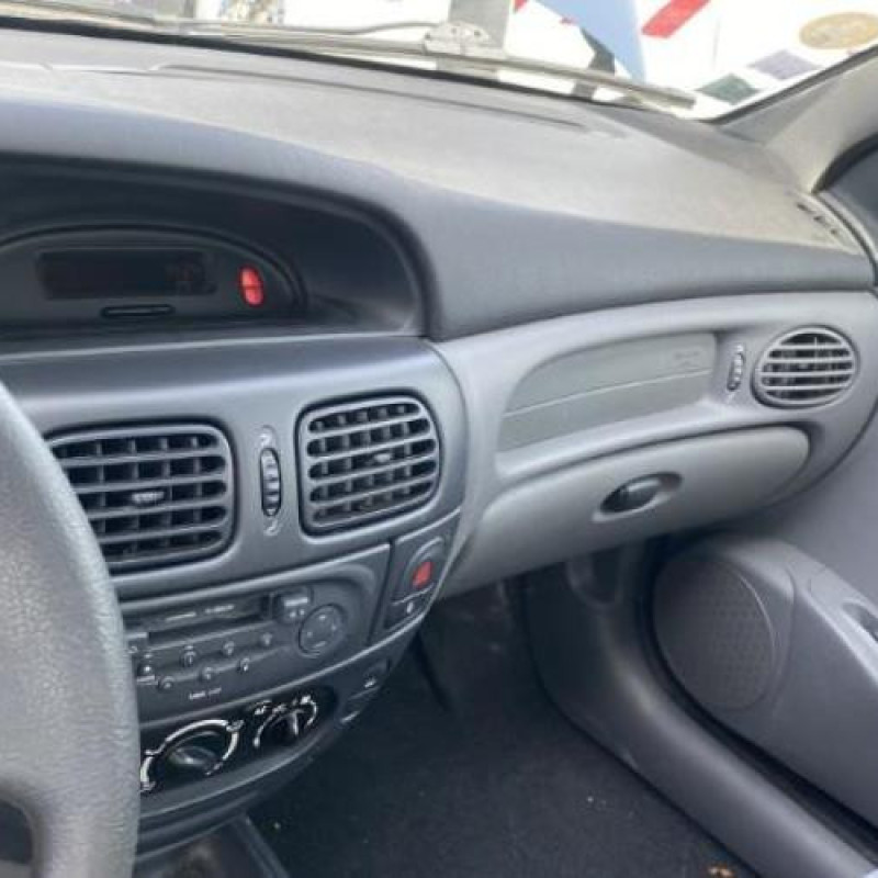 Porte arriere droit RENAULT MEGANE 1 Photo n°9