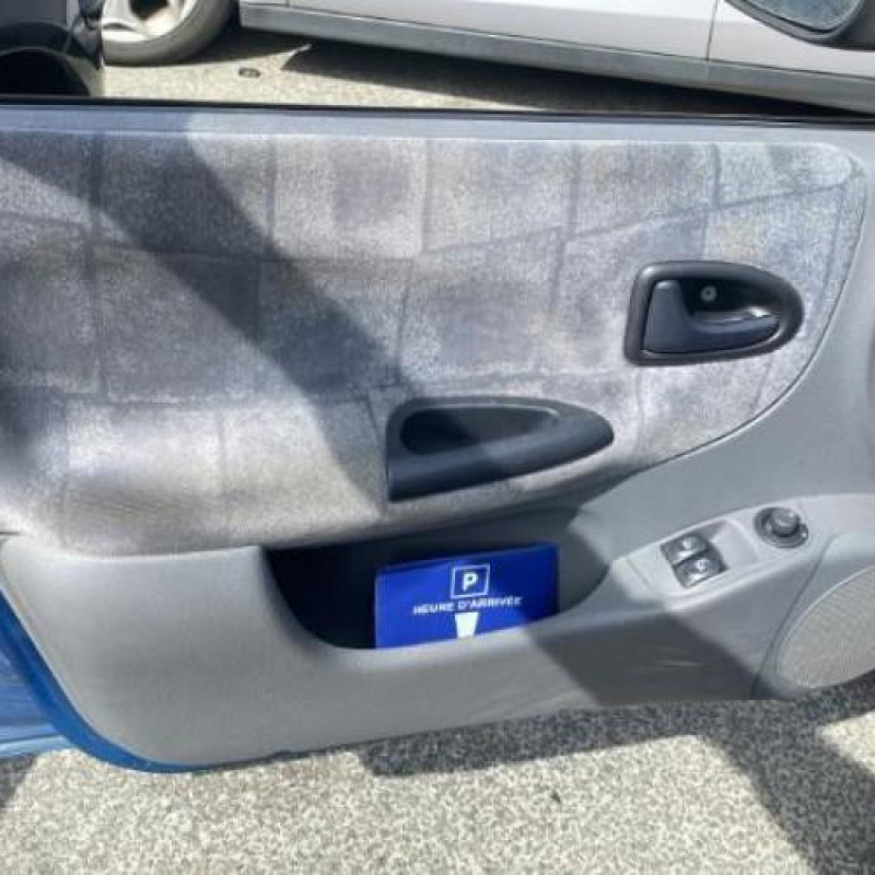 Porte arriere droit RENAULT MEGANE 1 Photo n°15