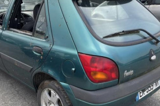 Retroviseur gauche FORD FIESTA 4