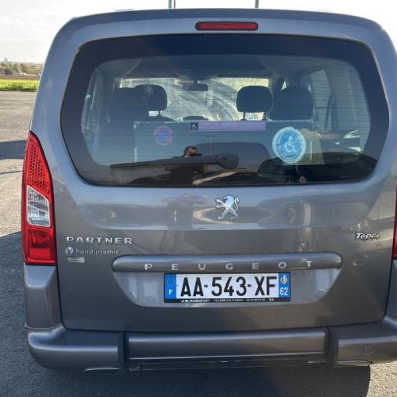 Face avant PEUGEOT PARTNER 2 Photo n°9