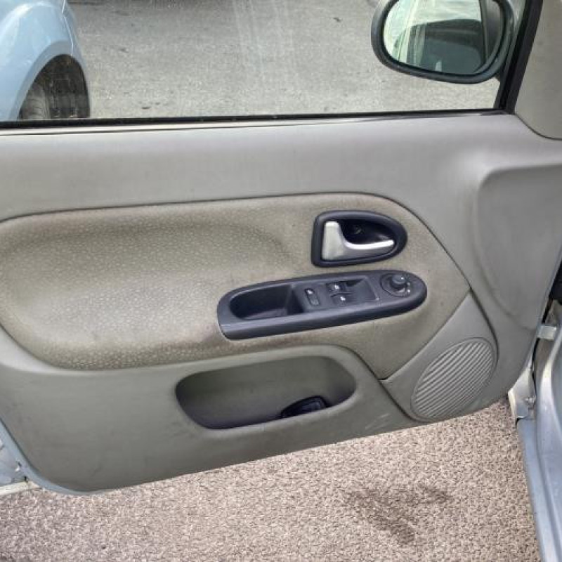 Custode arriere gauche (porte) RENAULT CLIO 2 Photo n°13