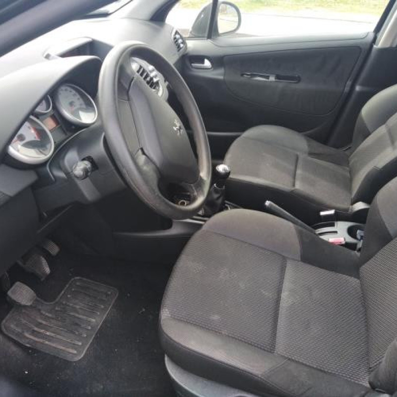 Attache ceinture avant droit PEUGEOT 207 Photo n°6
