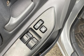 Moteur essuie glace avant TOYOTA YARIS 1
