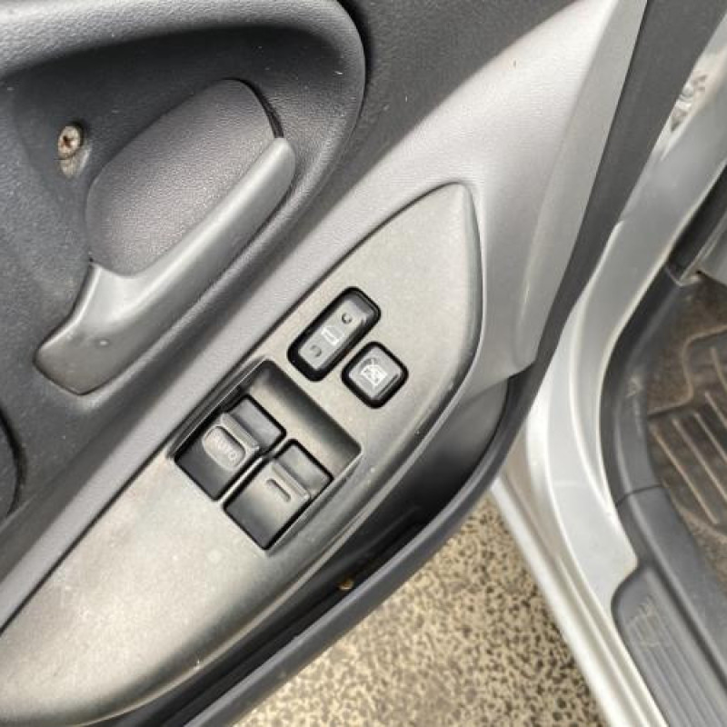 Moteur essuie glace avant TOYOTA YARIS 1 Photo n°11