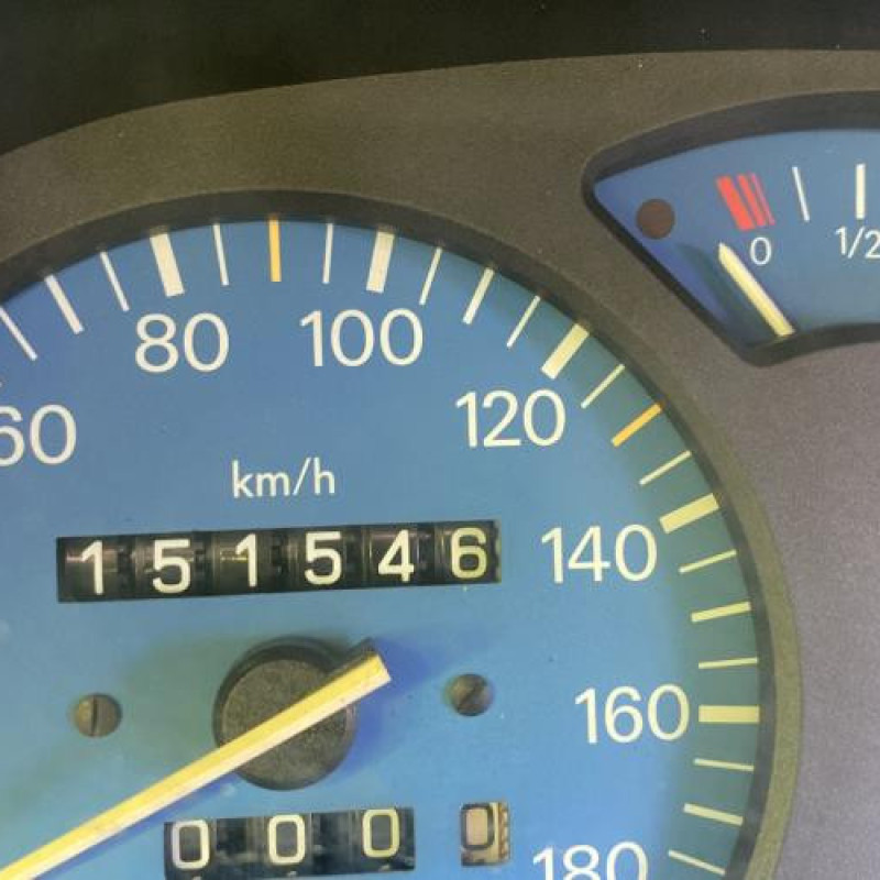 Bouton de warning PEUGEOT 106 Photo n°17