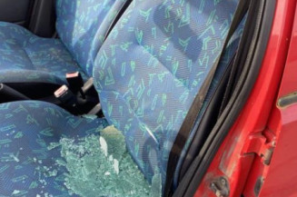 Poignee interieur avant gauche PEUGEOT 106