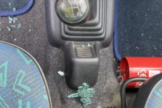 Poignee interieur avant gauche PEUGEOT 106