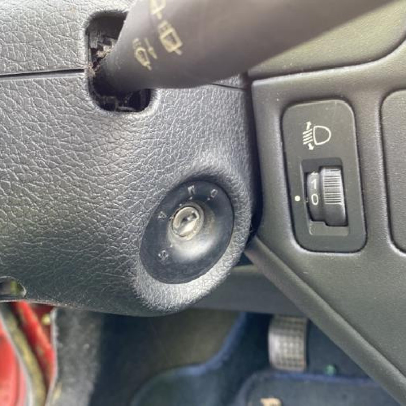 Poignee interieur avant gauche PEUGEOT 106 Photo n°18