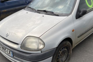 Attache ceinture arriere gauche RENAULT CLIO 2 Photo n°1