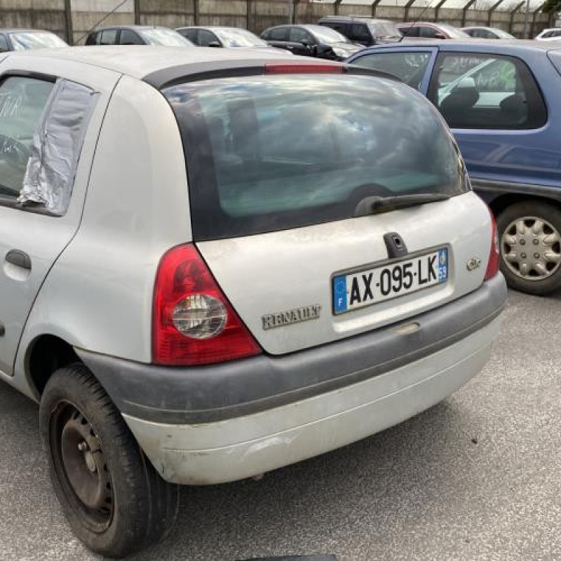 Attache ceinture arriere gauche RENAULT CLIO 2 Photo n°4